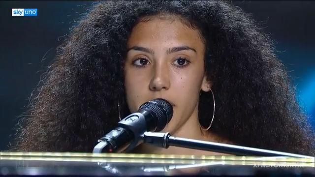 Debutto in conduzione a X Factor Daily: al timone la giovanissima rapper sarda Luna Melis