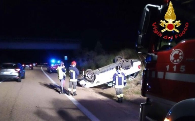 Villagrande: Range Rover si ribalta sulla statale 389, due feriti