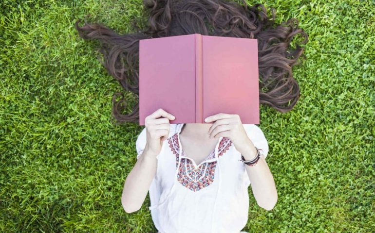 Oggi l’iniziativa “Porta un libro in piazza”: cultura e aggregazione a Tortolì