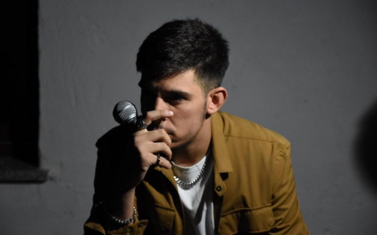 Luca Pischedda, giovane cantautore di Lotzorai e il debutto con il brano “Cicatrici” su Youtube