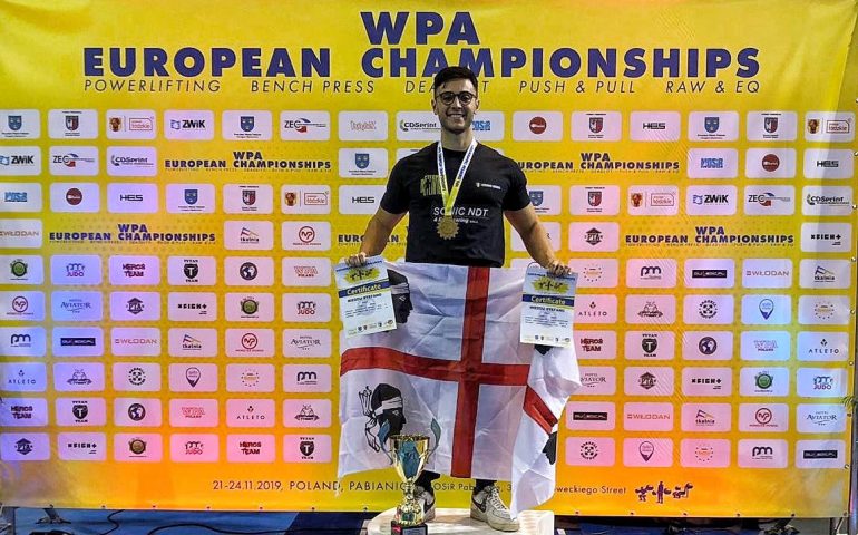 La fotonotizia: il tortoliese Stefano Nieddu brilla agli Europei di Powerlifting in Polonia