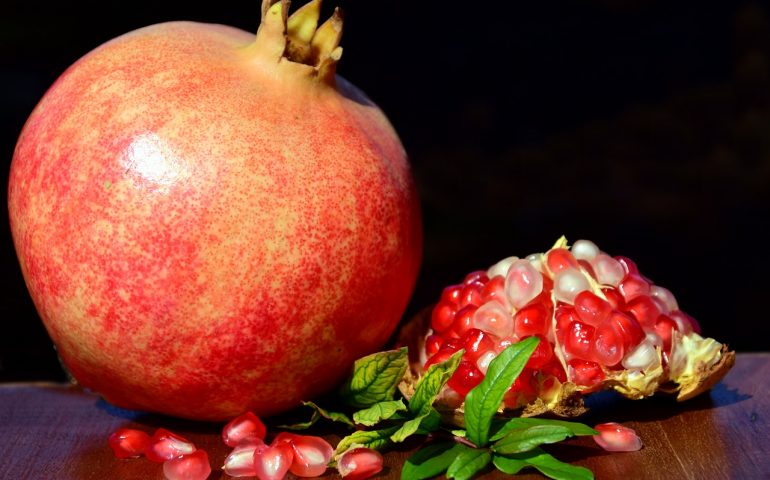 Tempo di melagrana: frutto ricco di proprietà benefiche, diffusissimo in Sardegna