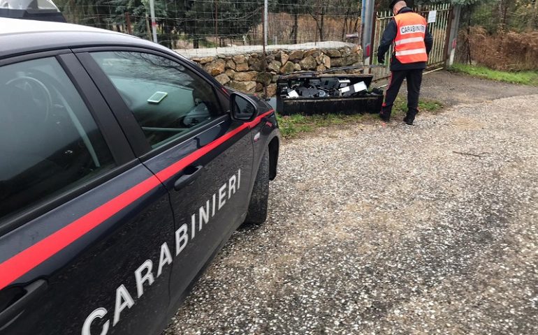 Gavoi, trovata per strada macchinetta cambiamonete rubata in un bar a Ollolai. Si cercano i malfattori