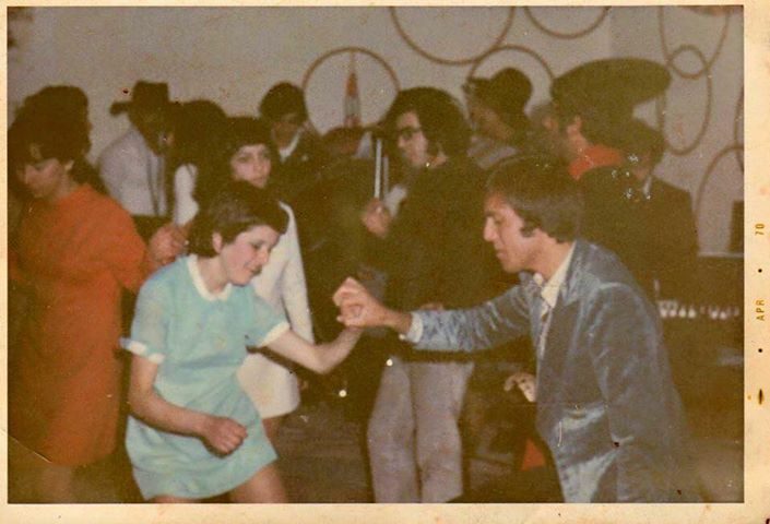Come eravamo. Festa al Liceo  di Lanusei negli anni 70: un ballo tra Marcello Murru e Rosy Aresu
