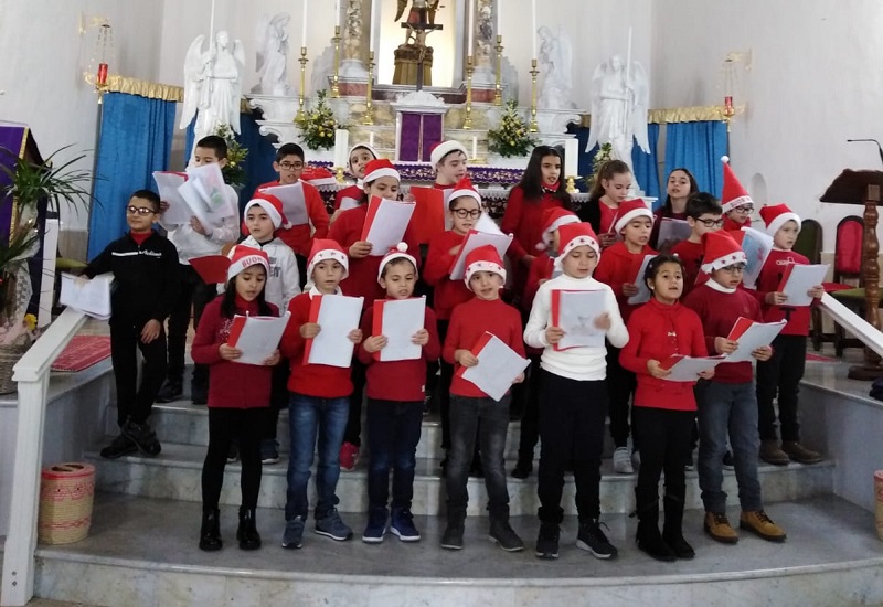 Poesie Di Natale In Sardo Per Bambini.Canti Natalizi Per I Bambini Di Villanova Ogliastra Vistanet