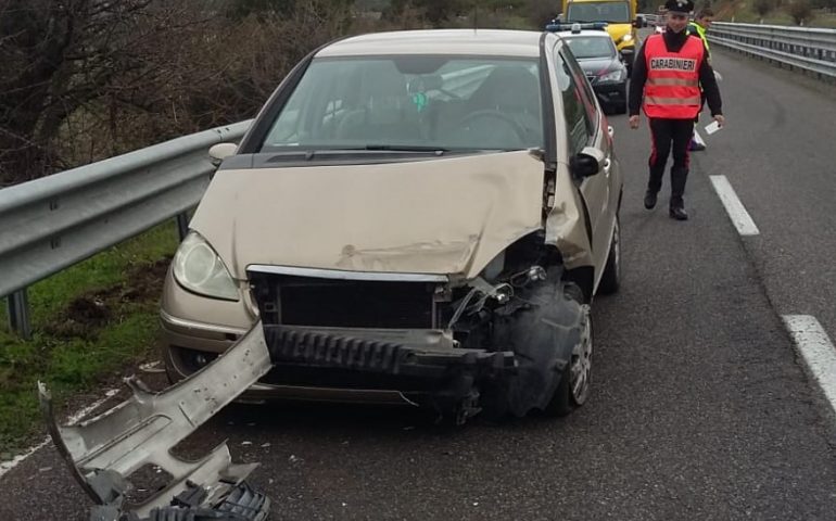 Incidente sulla 131 DNC all’altezza di Oniferi: una donna di Gavoi si schianta con la sua mercedes