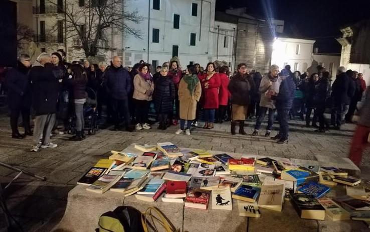 Anche a Nuoro moltissime Sardine e da piazza Sebastiano Satta si alza il canto “Bella Ciao”