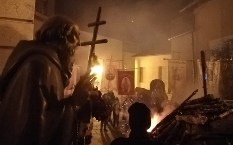 La fotonotizia. A Seui anche quest’anno il rito de S’Intregu seguito da processione e benedizione del fuoco