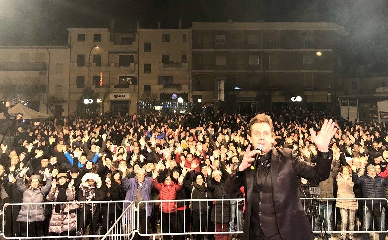 Grande successo per il Capodanno 2020 a Tortolì: in tantissimi in piazza la notte di San Silvestro