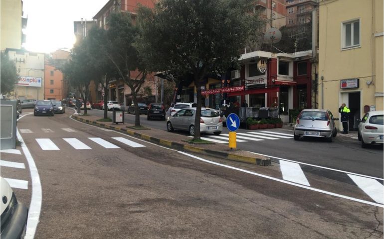 Lanusei. Proseguono i lavori di manutenzione sulle strade: rifacimento segnaletica orizzontale in diverse vie
