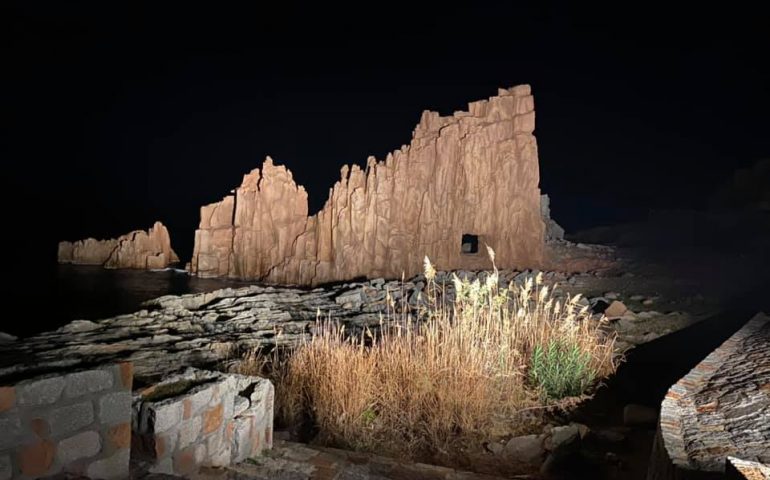 E luce fu! Gli Scogli Rossi di Arbatax dopo i lavori di illuminazione si mostrano in tutto il loro splendore