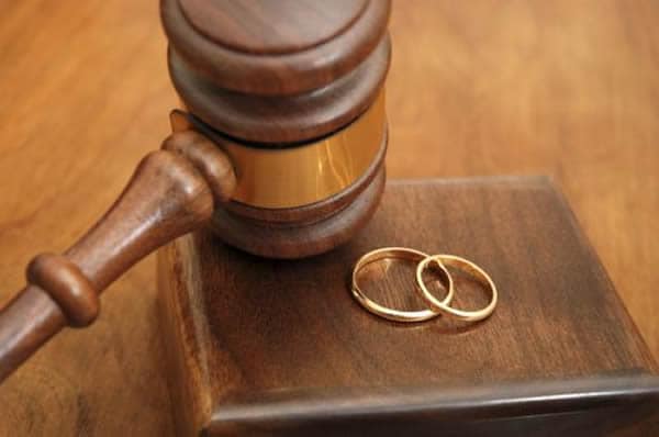 Sassari: 20 anni di matrimonio, si allontana da casa per 2 giorni e le viene addebitata la separazione