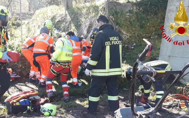 Grave incidente sul lavoro a Perdasdefogu. Resta incastrato con la gamba nella fresa