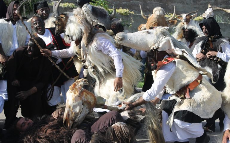 Su Marti Perra Gairesu: il carnevale tradizionale a Gairo per le vie del paese