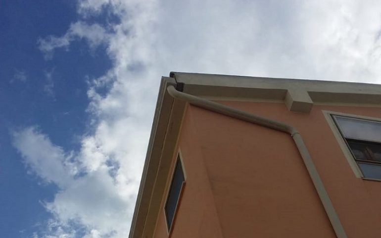 Tortolì, cornicione pericolante: intervengono i Vigili del fuoco