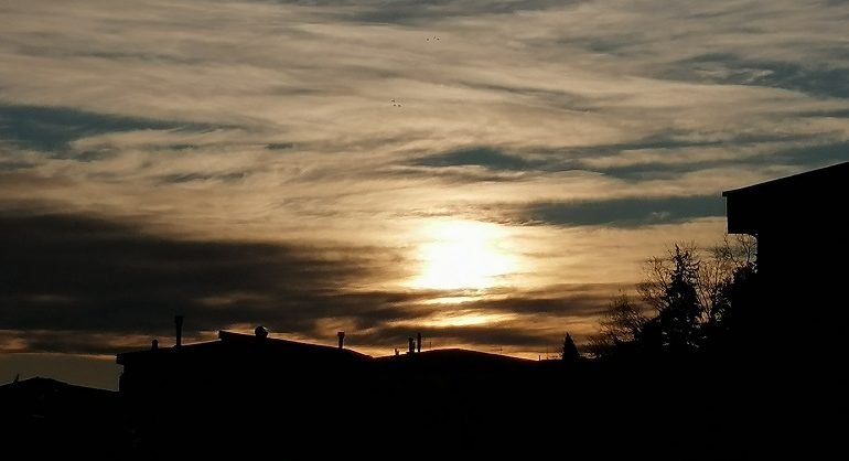 Le foto dei lettori. La bellezza di un nuovo giorno che nasce: l’alba a Lanusei