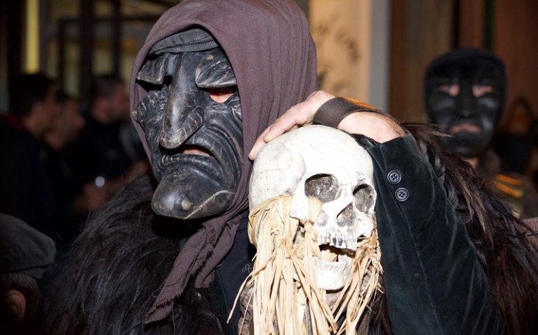 Si chiude il sipario sul Carnevale tradizionale ilbonese: ieri sera divertimento e maschere