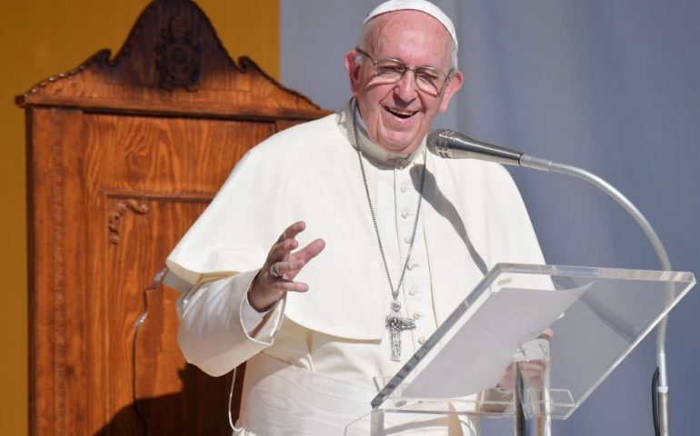 Il Papa solidale con i lavoratori sardi di Air Italy: “Auspico una soluzione equa”