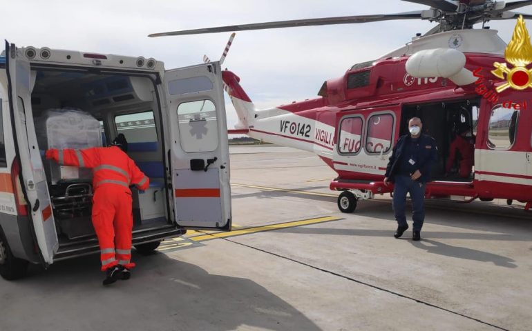 Covid-19, arrivano in Sardegna due barelle di biocontenimento per il trasporto di pazienti infetti