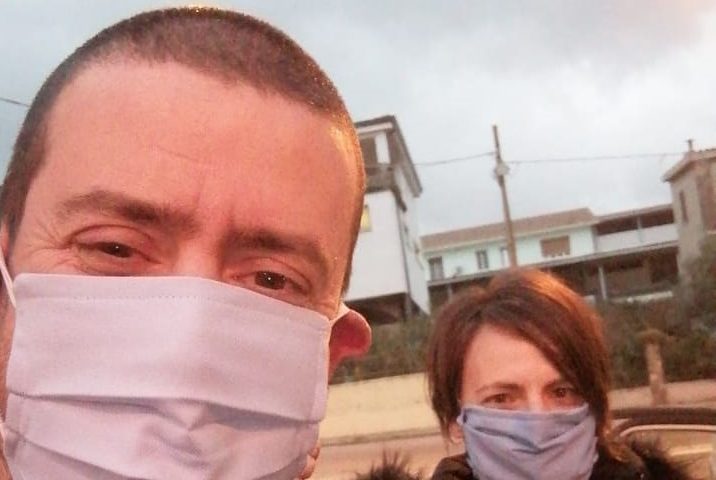 Cardedu, le signore del paese realizzano in casa le mascherine per l’ospedale. Piras: “L’emergenza è di tutti”