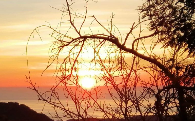 Le foto dei lettori. Il cielo visto da Lanusei, tra mille sfumature di rosso