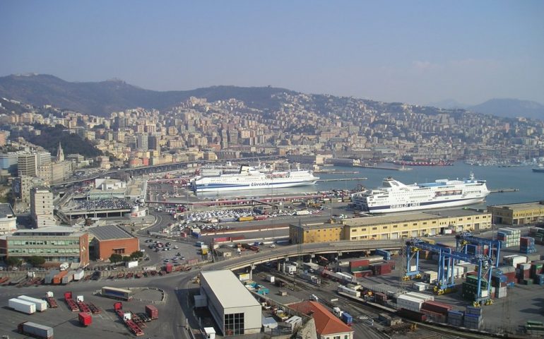 Genova, tentano di imbarcarsi per la Sardegna dalle zone rosse: gruppo respinto dalle Autorità