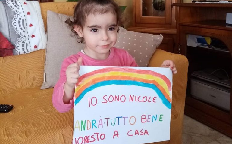 L’appello della piccola Nicole, che lotta da quando è nata per problemi di salute: “Rispettate le norme”