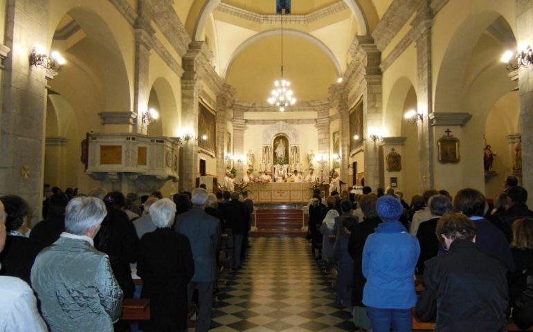 Il parroco di Laconi organizza una processione per preservare il paese dal Coronavirus