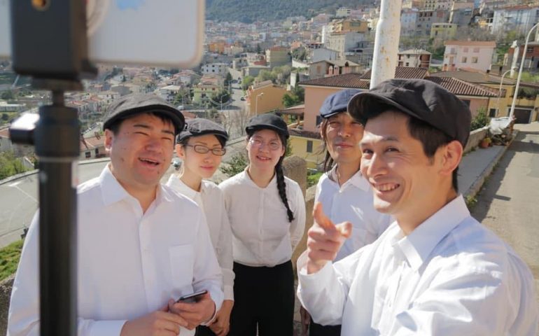 (VIDEO) Dal Giappone il canto di solidarietà per la Sardegna dei “Tenores de Tokio”