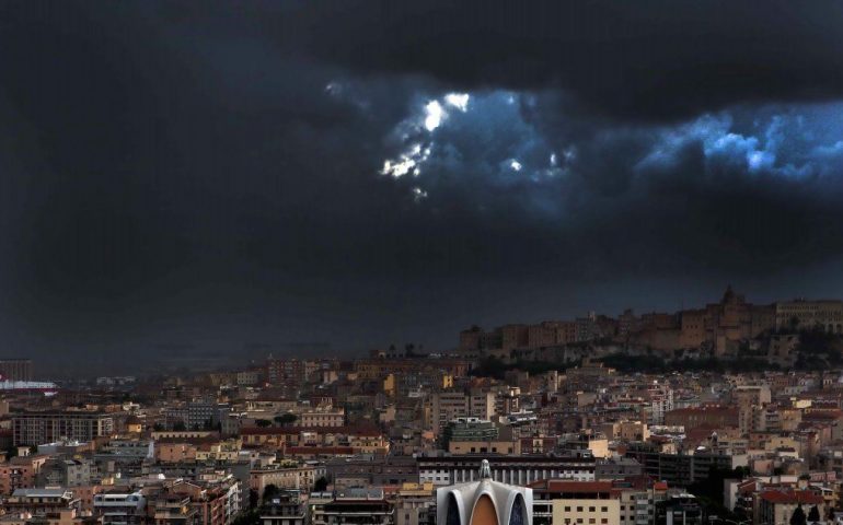 Sardegna, aprile di pioggia e tempo instabile: la primavera arriverà solamente a maggio