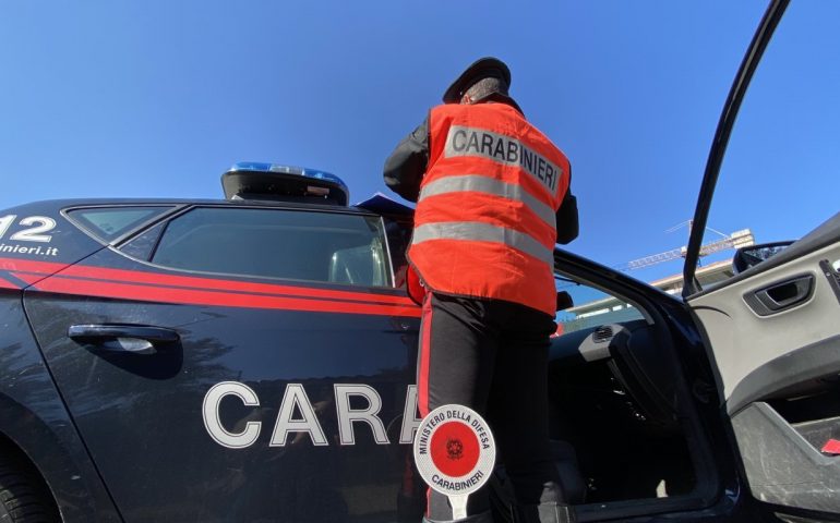 Tertenia, trovati con la droga in auto. Arrestati due fratelli di Bari Sardo