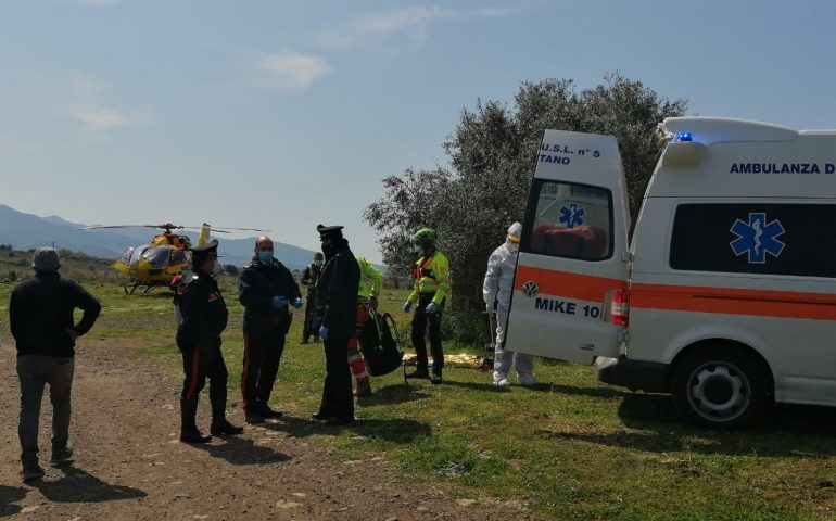 Allevatore 48enne aggredito a colpi di roncola in testa da quattro persone: tentato omicidio a Sagama