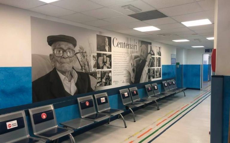 Belle notizie: i visi dei nostri centenari abbelliscono le pareti dell’ospedale ogliastrino