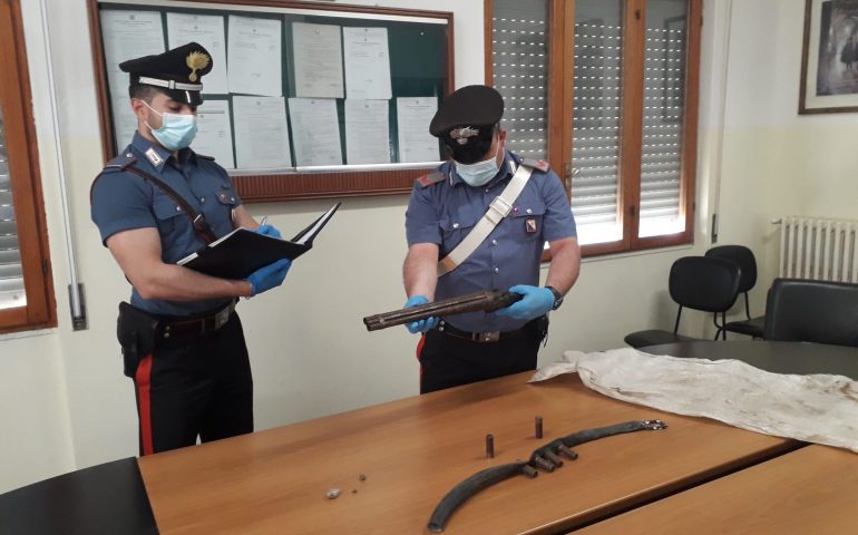 Isili, arma illegale nascosta nell’ovile. Scattano le manette per un allevatore 53enne