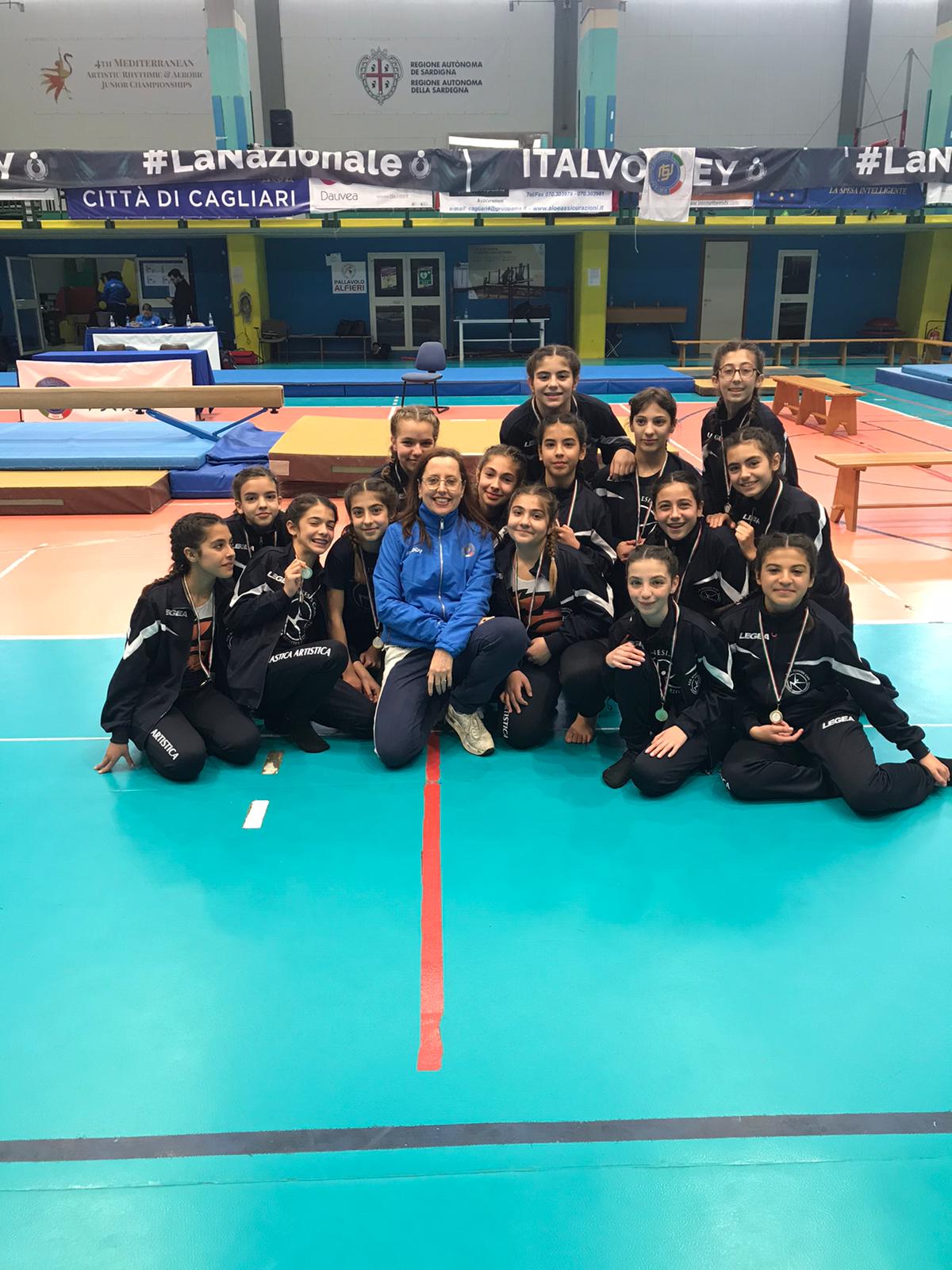 Foto delle giovani ginnaste Kinesis Club di Tortolì.