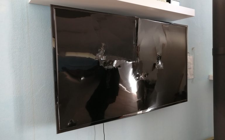 Ignoti distruggono trofei e televisore nella sede dell’ASD Perdasdefogu calcio