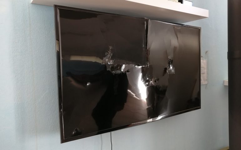 Ignoti distruggono trofei e televisore nella sede dell’ASD Perdasdefogu calcio