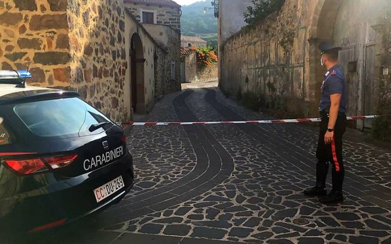 Orroli, 50enne ferito a causa di un’esplosione e in stato confusionale per la strada. Indagano i carabinieri