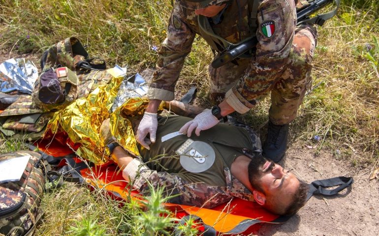 (FOTO) Ambienti ostili e condizioni di stress: la formazione sanitaria al polo addestrativo d’eccellenza di Macomer