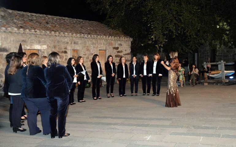 (VIDEO) Il Coro Femminile Urisè esegue in virtual choir “Toccheddos de coro”: emozione garantita