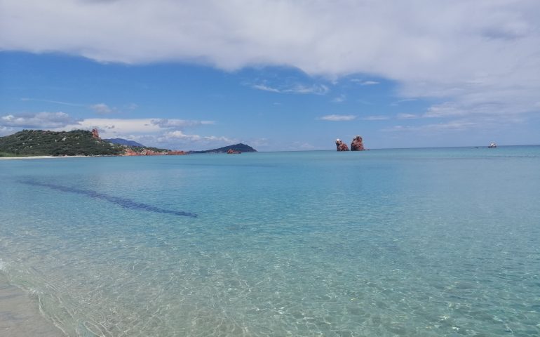 Le foto dei lettori. Nel blu dipinto di blu: l’incanto di Cea