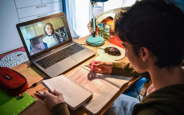 Villagrande, ai ragazzi di terza media un grosso sostegno per l’esame: a disposizione aula comunale con connessione e webcam