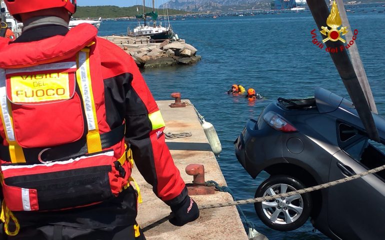 Auto cade nelle acque del porto di Olbia: gravissimo un uomo