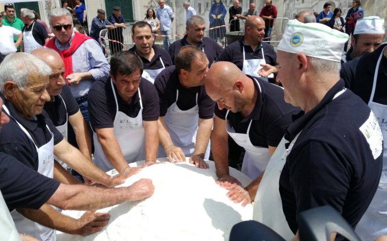 Tutto pronto per il “Pecorino più grande del mondo”, domenica il riconoscimento ufficiale