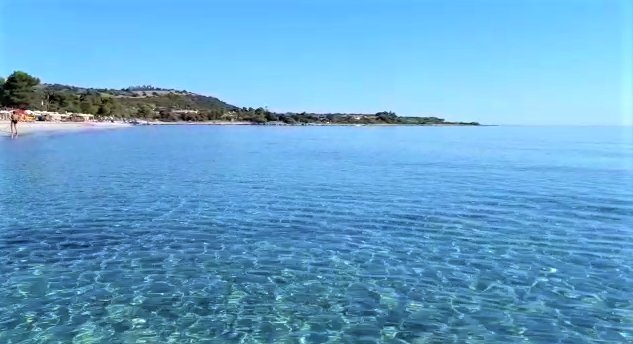 La foto. Un buongiorno azzurro e cristallino da Capo Comino, perla di Sardegna