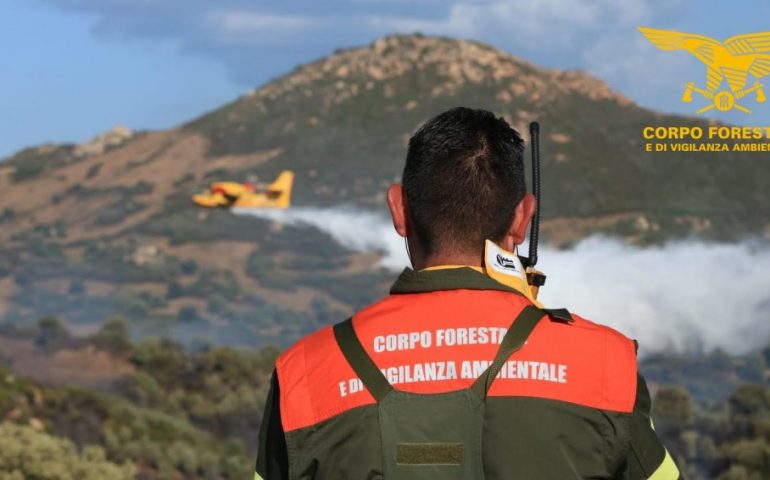 L’Isola inizia a bruciare dalle prime ore del mattino: fiamme a Nuoro