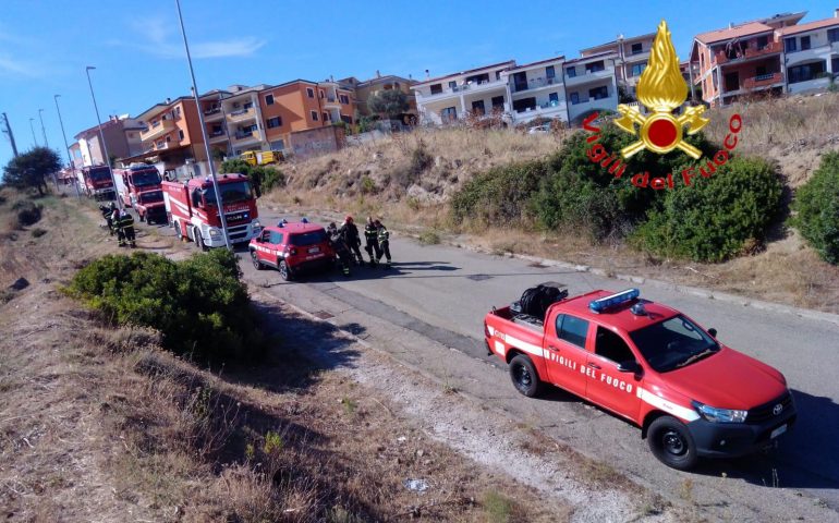 Nuoro: vasto incendio alla periferia della città, sul posto anche un elicottero