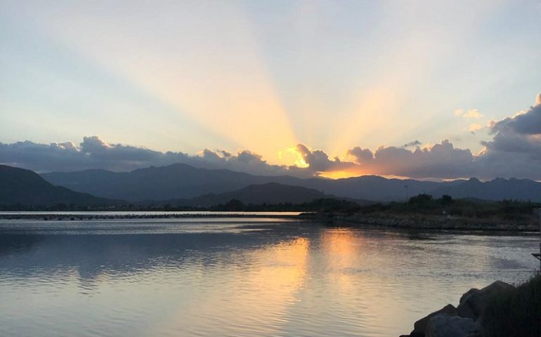 Le foto dei lettori. La bellezza del tramonto sullo stagno di Tortolì