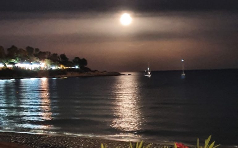 Le foto dei lettori. Porto Frailis by night nello scatto di Mirko Murino