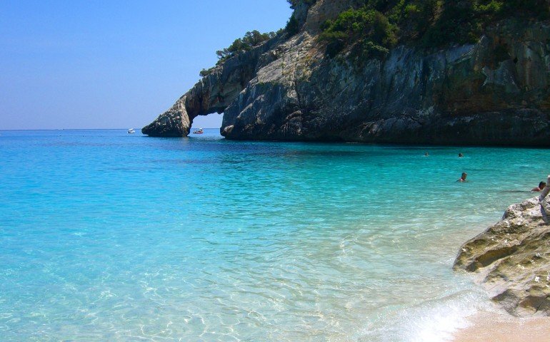 Sardegna regina della Guida “Il mare più bello” di Legambiente: 6 località isolane ottengono le “5 Vele”